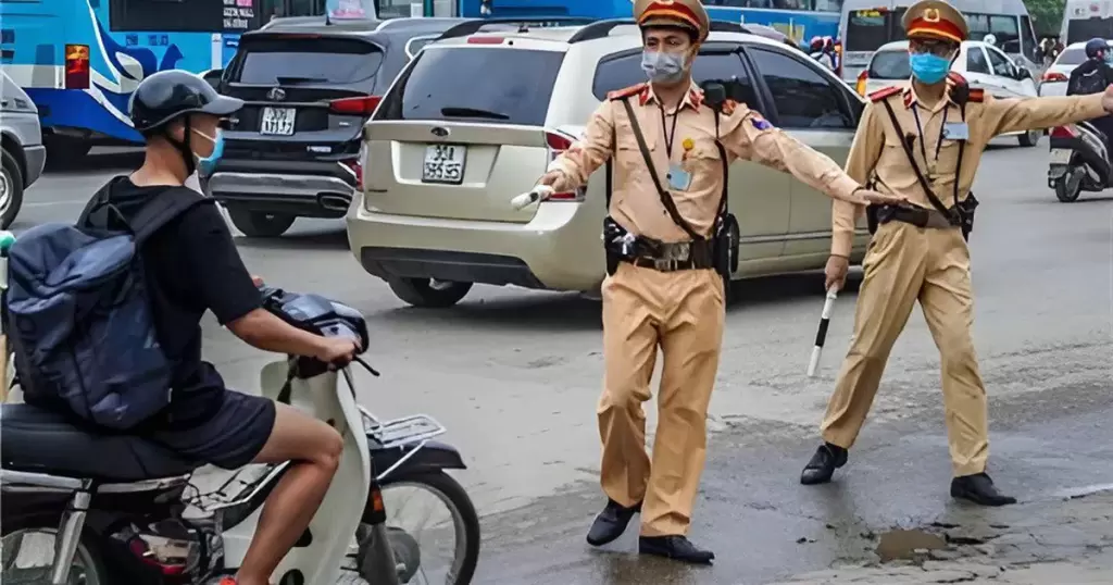 海防交警提醒:车牌丢失或模糊须按规定补办,不得使用自制车牌