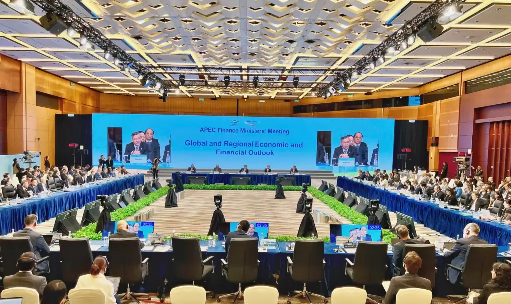 越南财长出席香港APEC财长会 介绍九个月经济数据 · 报道配图