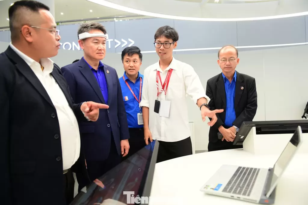 越老河内理工大学活动图片