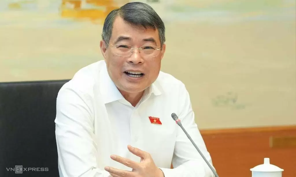 越南国会审议资产拍卖法修订草案，总理要求控制社会住房价格 · 报道配图