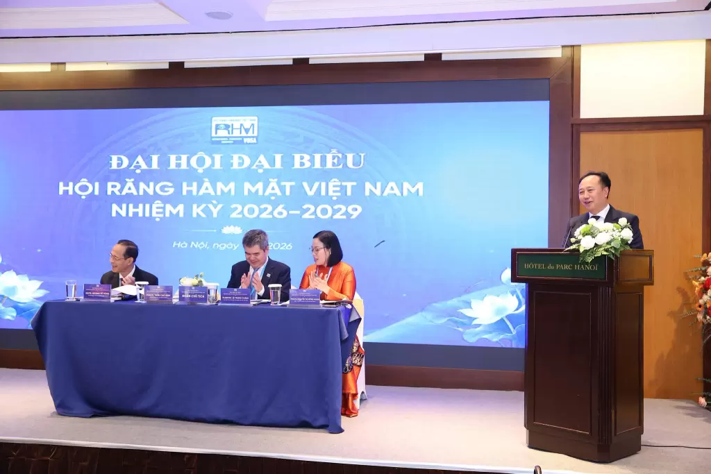 越南牙科协会选出新一届主席,卫生部要求整顿虚假广告 · 报道配图