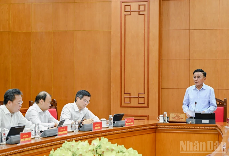 越共中央要求胡志明国家政治学院下月完成岗位方案 · 报道配图