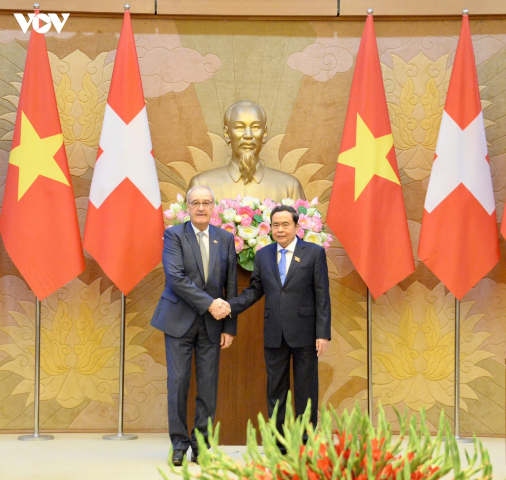 瑞士总统帕尔梅林访越，越南国会主席会见谈经贸合作