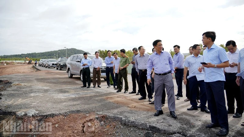 安江省領導檢查APEC工程進度