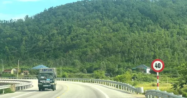 乂安沿海公路限速标志过多 公路管理部门要求核查拆除 · 报道配图
