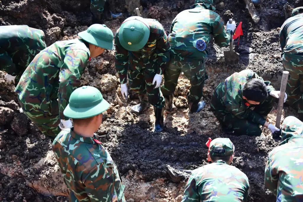 10月19日：黎氏莲公园再发现14具烈士遗骸