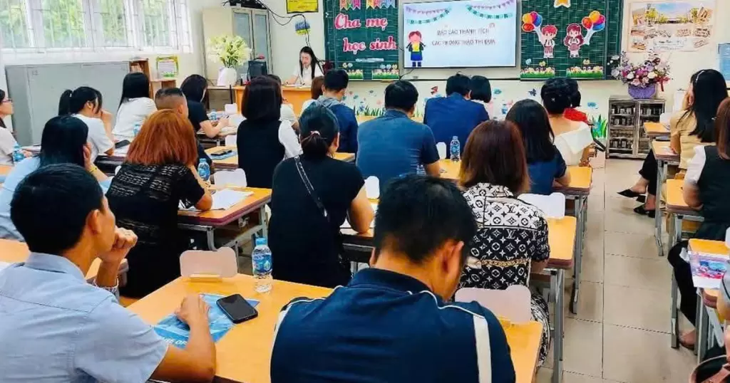 越南新規取消每年三次家長會強制要求,允許線上舉行