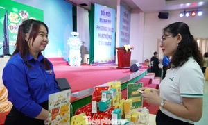焦糖布丁搭配酸奶燕窝干项目在创业比赛中获得第一名
