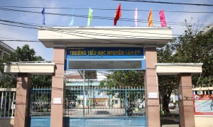 峴港一小學合併後前副校長被安排回教師崗 · 報道配圖