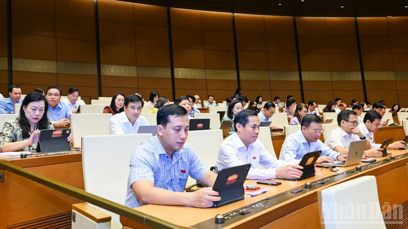 越南国会审议刑诉法修订草案 电子监控与认罪协商条款受关注 · 报道配图