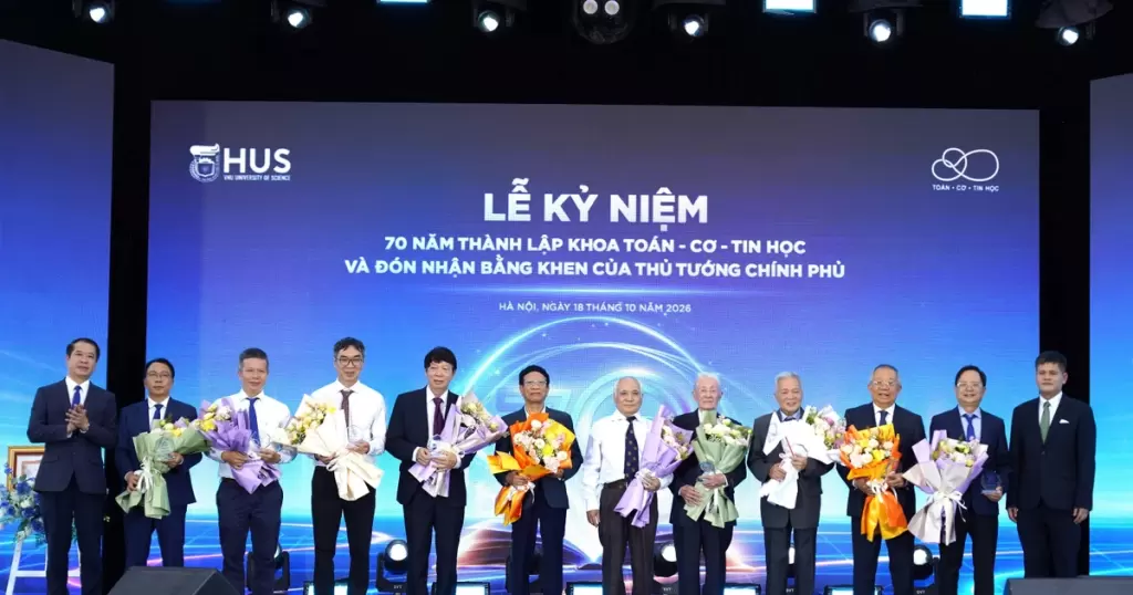 河內國家大學數學—力學—信息學系慶祝成立70週年並獲政府表彰
