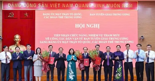 越共中央政治局决定民运与祖国阵线党委职能 · 报道配图