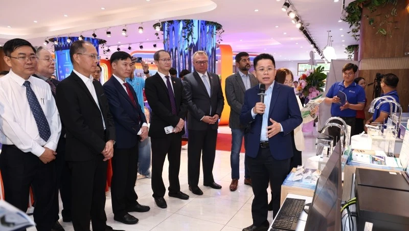 胡志明市举办机械电气数字技术贸易周推动跨行业对接 · 报道配图