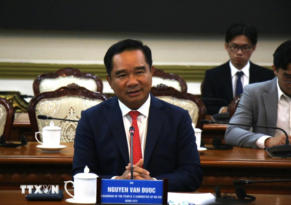 胡志明市领导会见美国商务部长助理