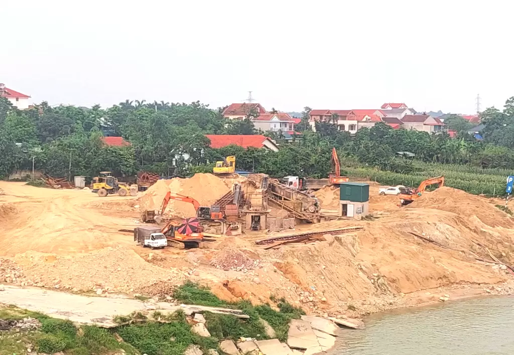富寿省要求核查砂石土方价格异常上涨并加强建材价格监管 · 报道配图