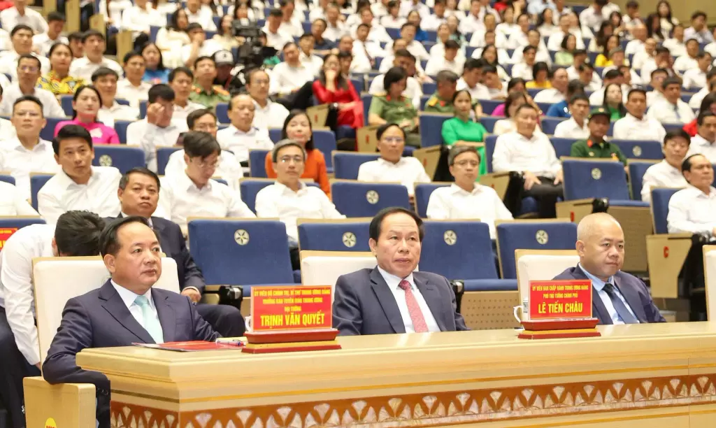 纪念胡志明首次视察海防市80周年——图2