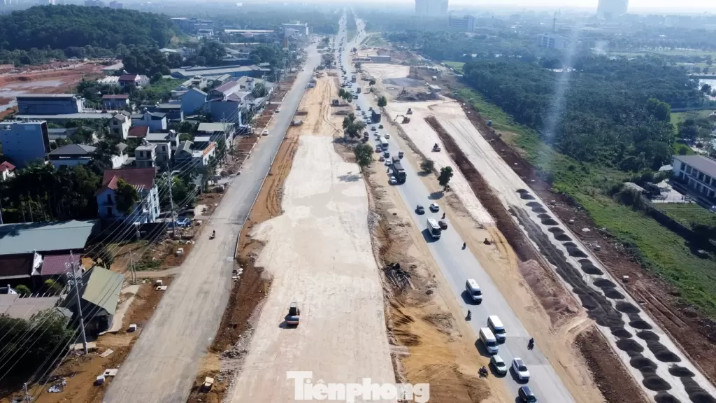 河內副市長要求升龍大道至和平道路項目進度與質量並重 · 報道配圖