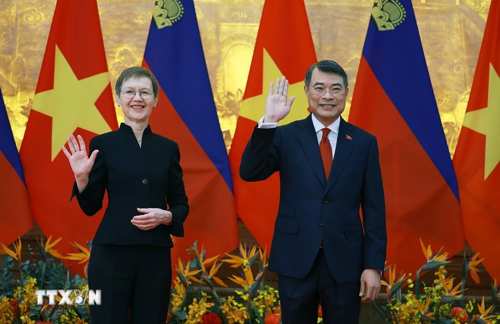 黎明興與列支敦士登首相合影