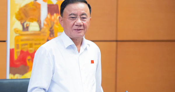 越南党中央常务书记陈锦秀要求优先下调电价以控制通胀 · 报道配图