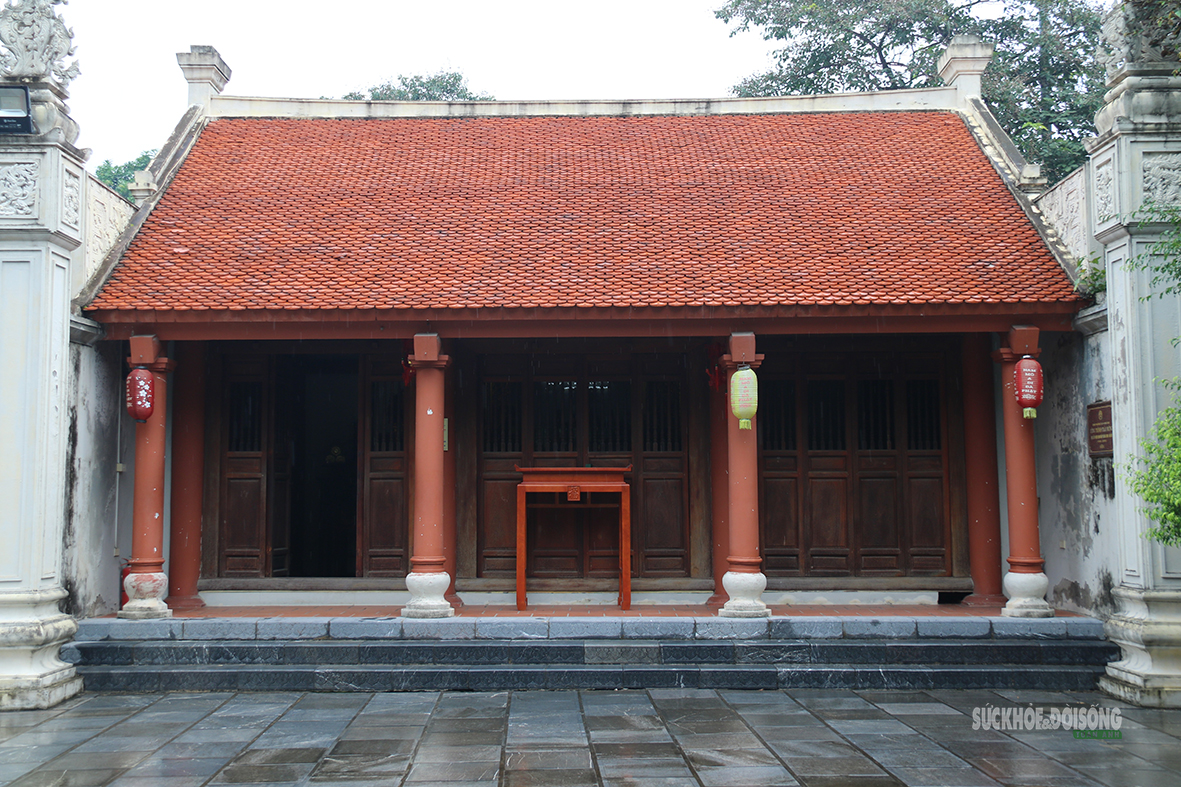 河內聖主寺近千年古寺藏於師範大學校園內 · 報道配圖