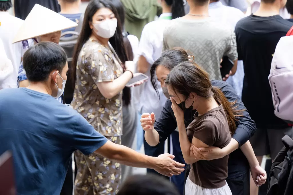河内春水街两摩托车碰撞后女子遭公交车碾压身亡 · 报道配图
