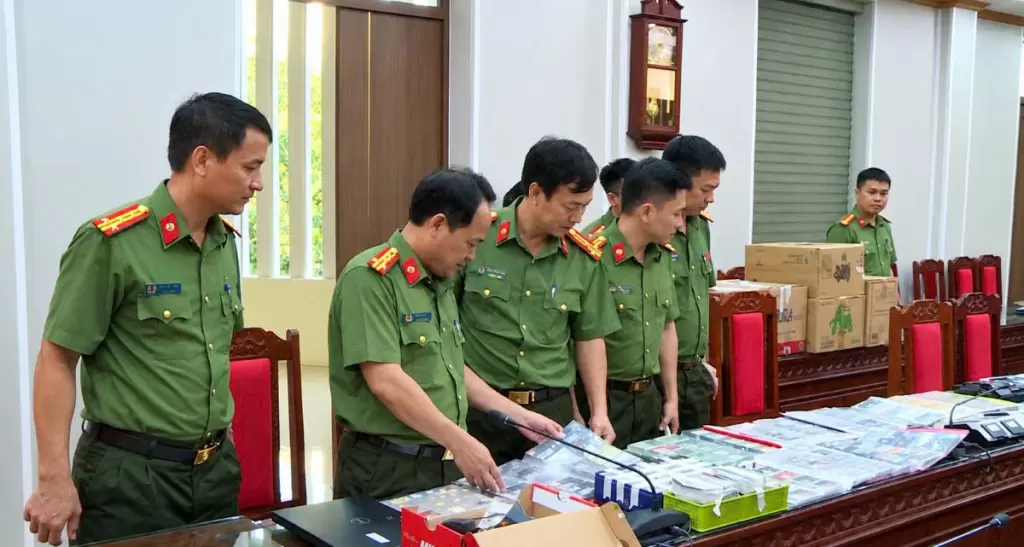 清化与河内30人涉用POS机套现逃税被传唤