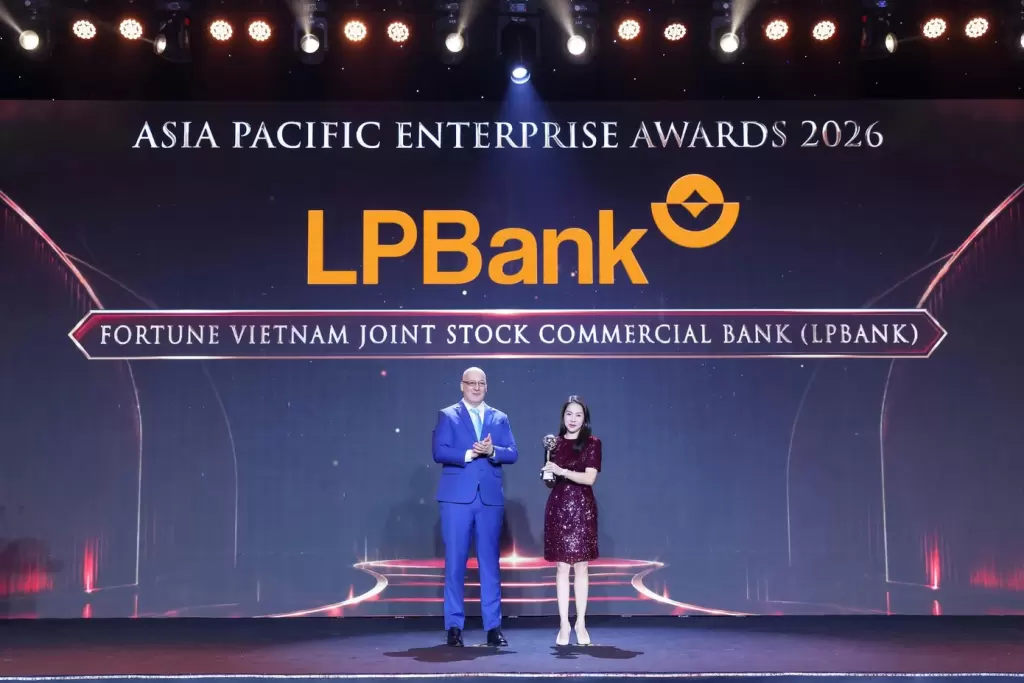 LPBank在APEA 2026获颁“启发品牌”奖 · 报道配图