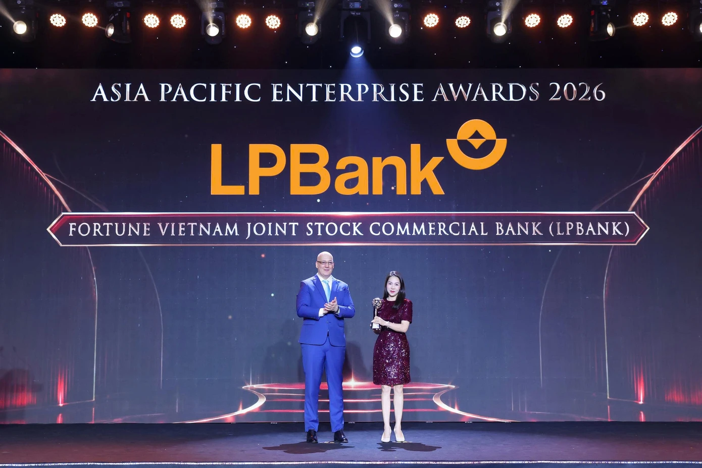 LPBank在APEA 2026获颁“启发品牌”奖 · 报道配图
