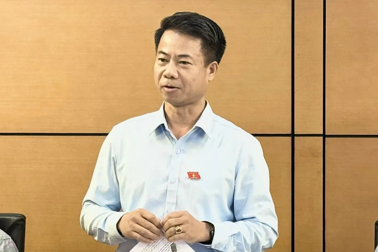 代表黄国庆