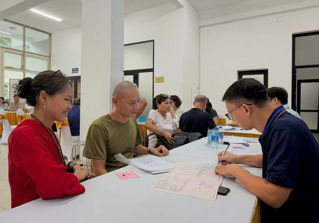 职能部门协助居民办理补偿款领取手续