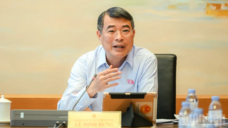 越南國會分組討論2026年經濟社會計劃 總理稱體制改革加快 · 報道配圖