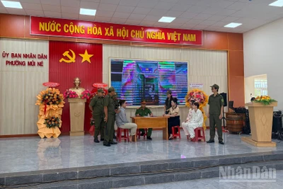 “全民保卫祖国安全”节日中的小品。