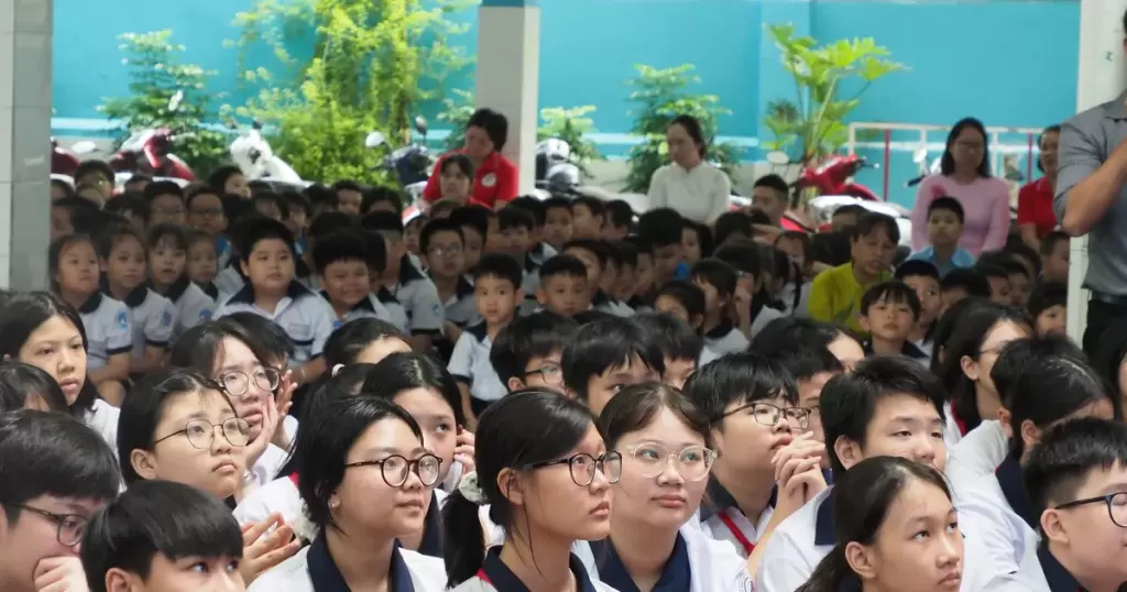胡志明市公立學校整合後校長副校長減少2745人