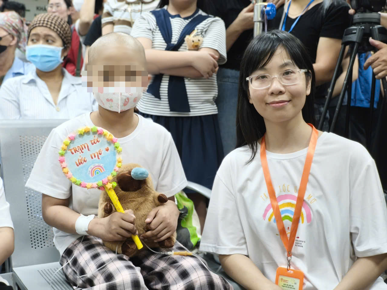 河内捐发活动为癌症患者制作假发,逾3.2万人次曾捐发 · 报道配图