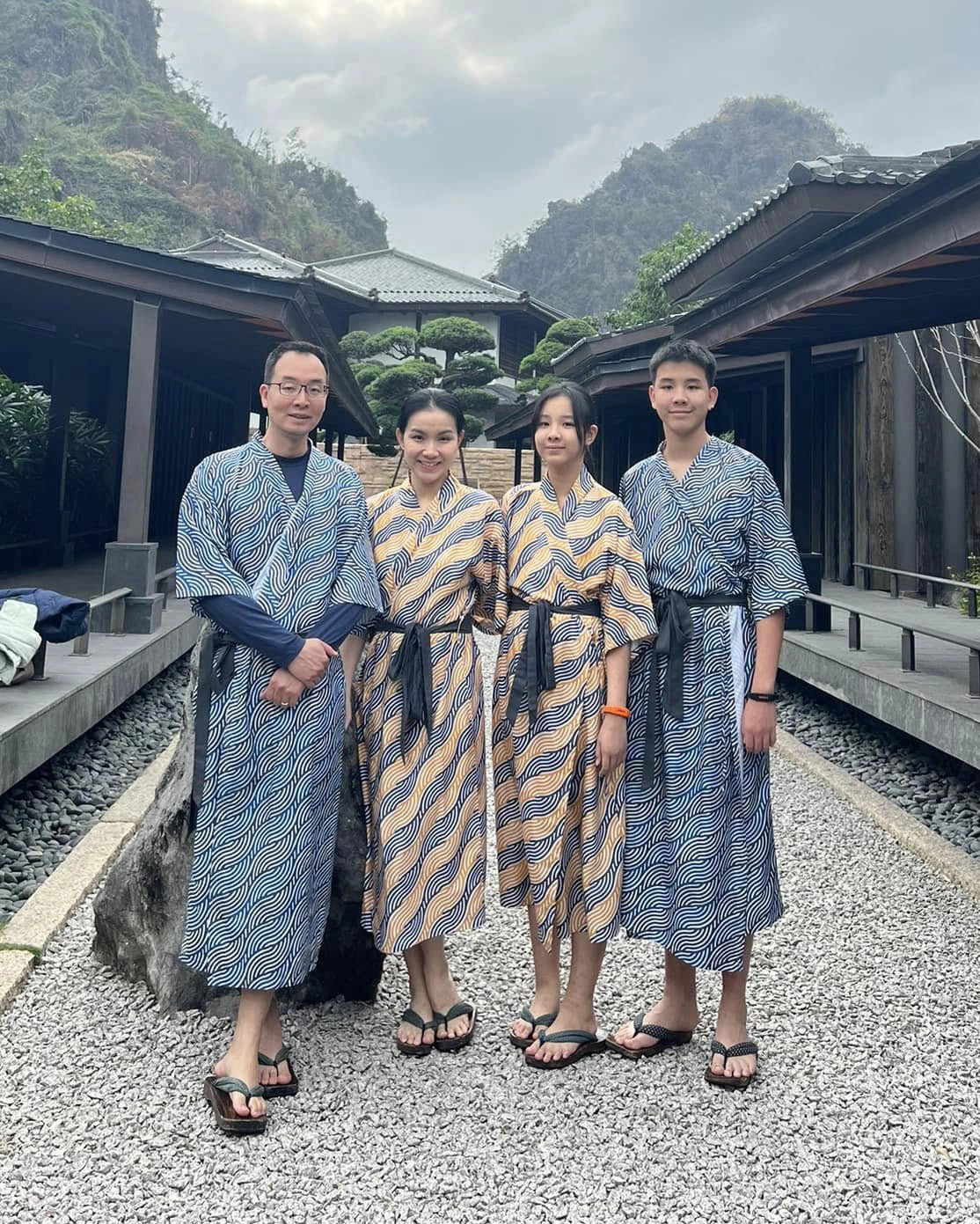 阮垂琳回顾:越南首位环球小姐选美冠军的演艺与选美经历 · 报道配图