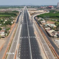 边和-头顿高速公路