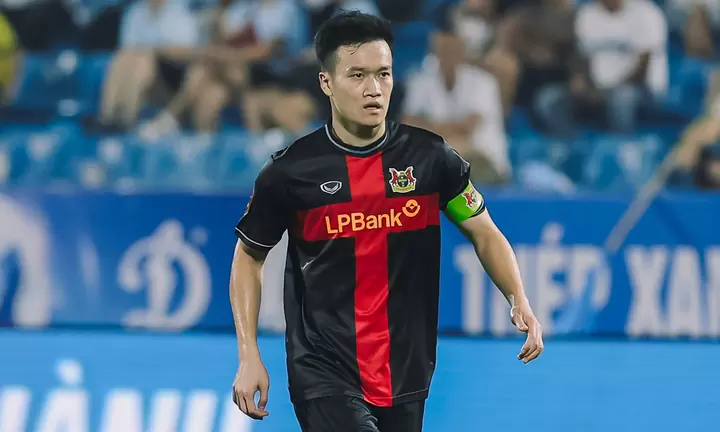 宁平主场4比3绝杀HAGL，90分钟定胜负