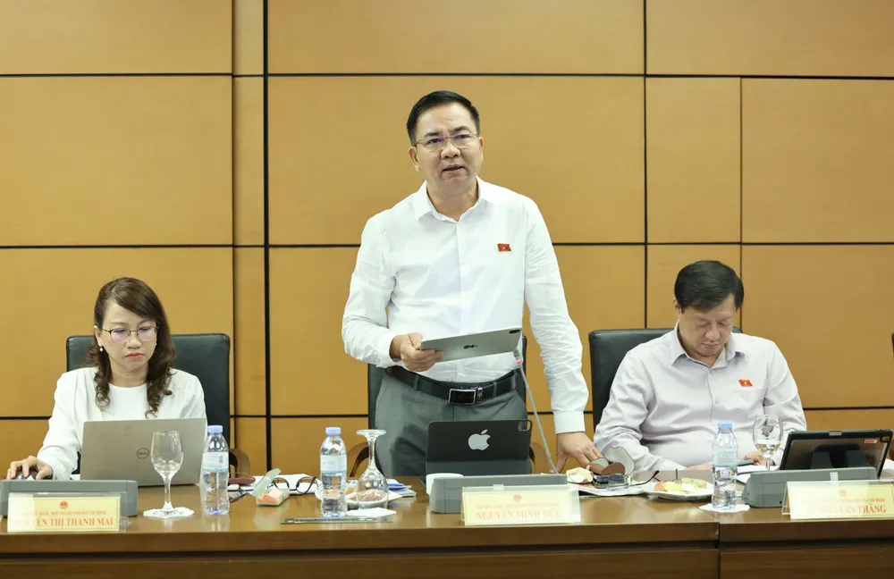 越南国会审议资产拍卖法修订草案,拟提高土地拍卖保证金比例 · 报道配图