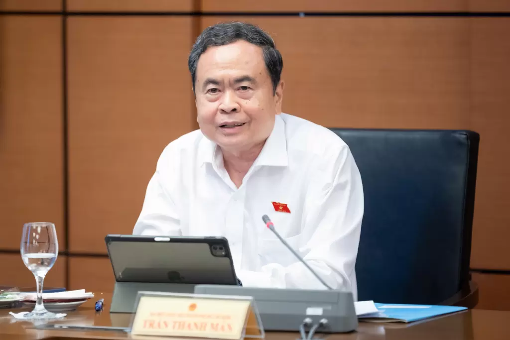国会主席：必须阻止拍卖中的串通、压价、弃标行为