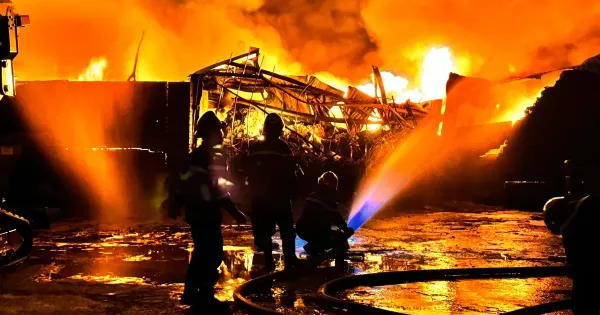 海防市一夜一日连发两起火灾 火势已扑灭无人伤亡 · 报道配图