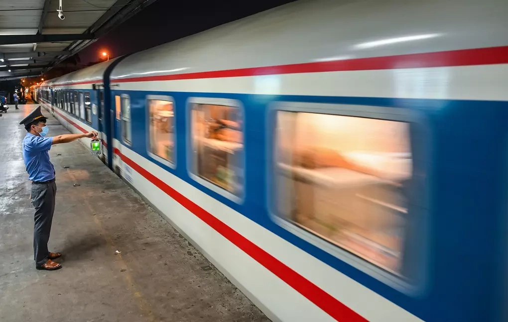 河內站的客運列車。