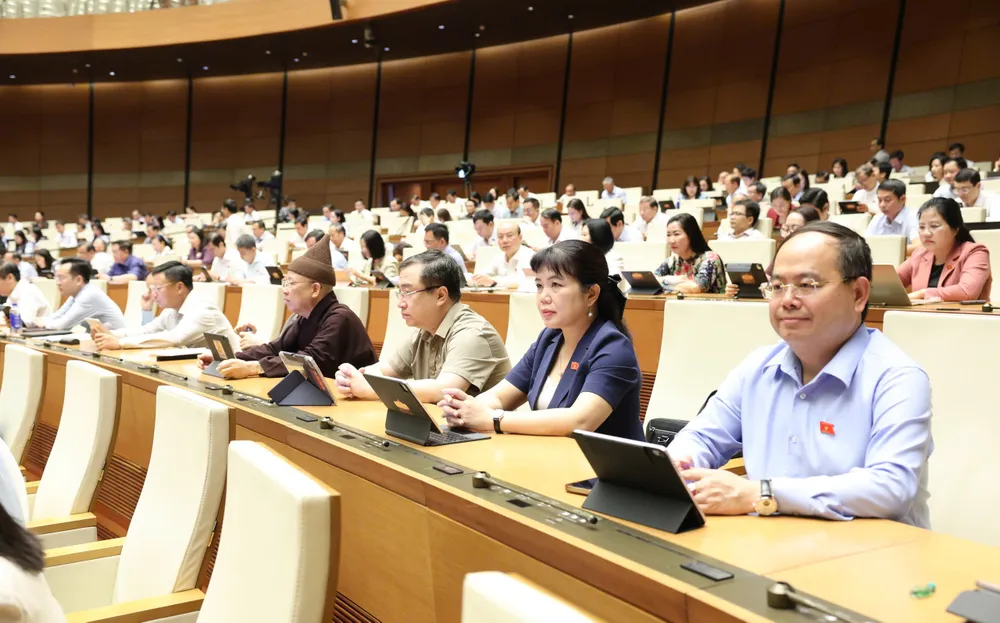 出席会议的国会代表。