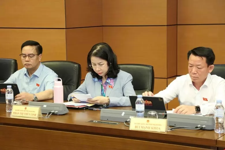 出席第13组讨论会的国会代表