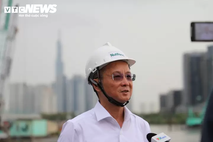 西贡河步行桥187米主跨段完成124公里拖航抵达白藤码头 · 报道配图