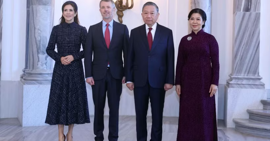 苏林对丹麦进行国事访问，会见丹麦国王弗雷德里克十世