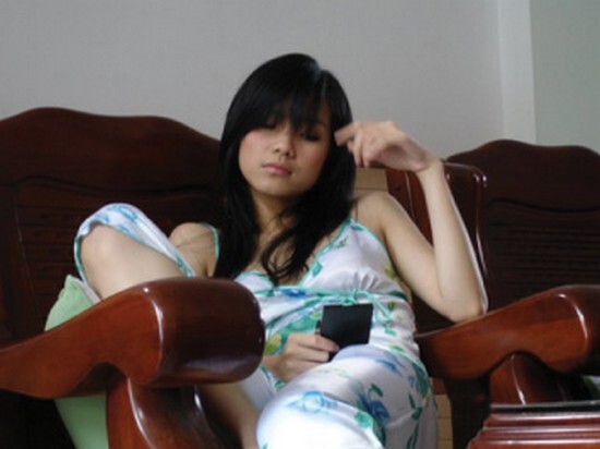 阮垂琳回顾:越南首位环球小姐选美冠军的演艺与选美经历 · 报道配图