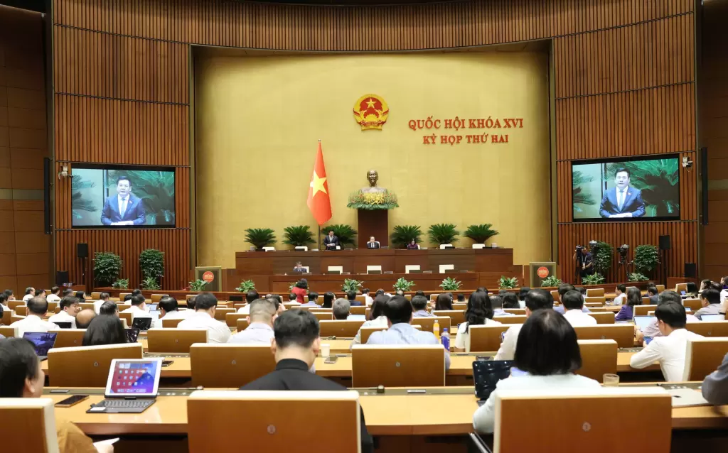 推进分权分级;减少和简化行政手续
