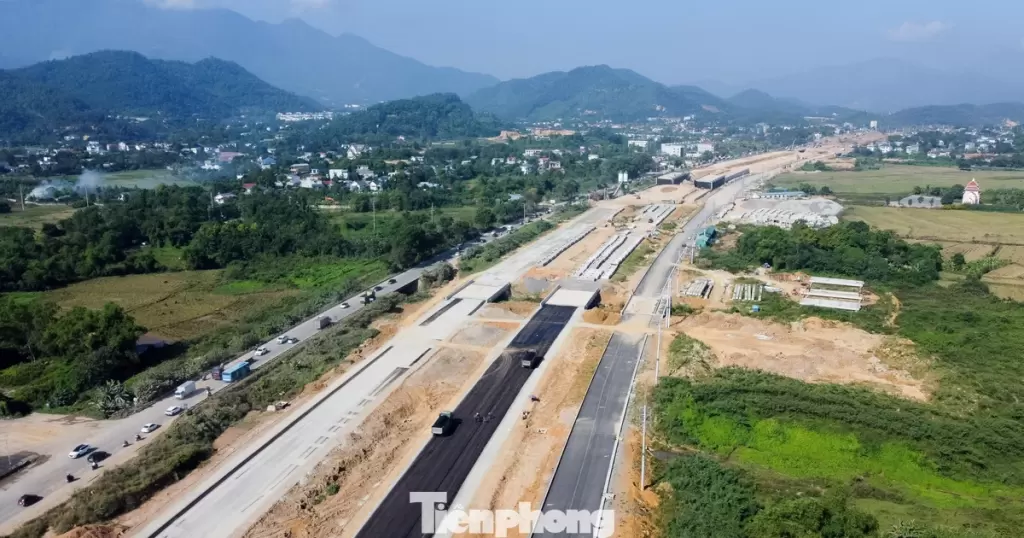 河內副市長要求升龍大道至和平道路項目進度與質量並重