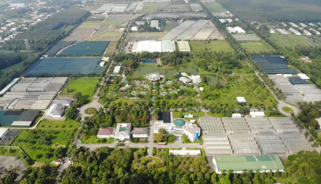 胡志明市高科農業園區招10名專家 月收入最高1億越南盾 · 報道配圖