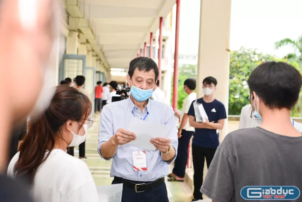 越南总理签署指示加强考试防作弊,要求防范人工智能与高科技设备舞弊 · 报道配图